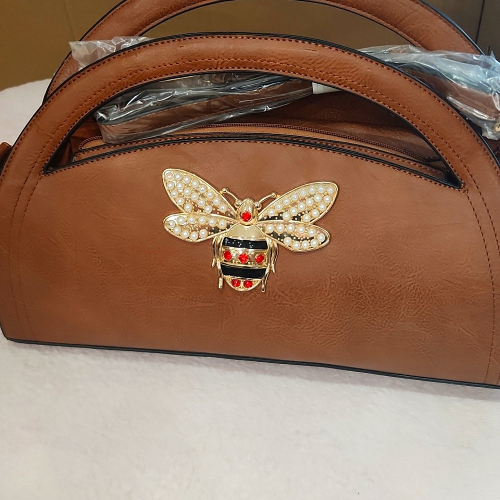 BEE LEATHER BAG